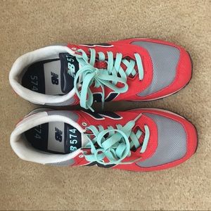 New Balance 574's size 9