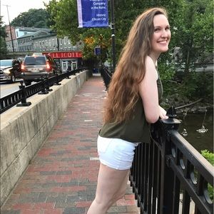 Meet your Posher, Hannah