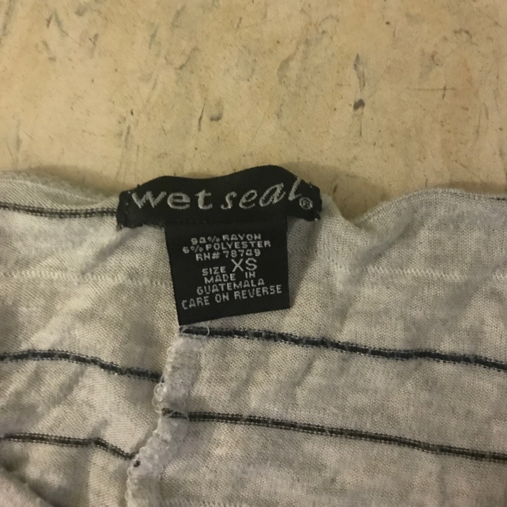 Crop top - Picture 3 of 3