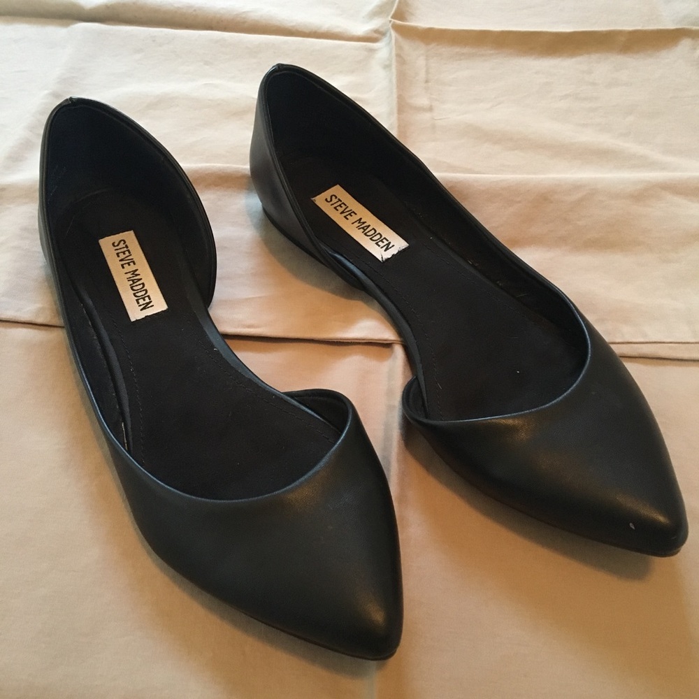 Steve Madden Black Flats