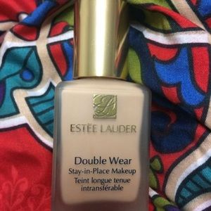 Estēe Lauder Double Wear Foundation