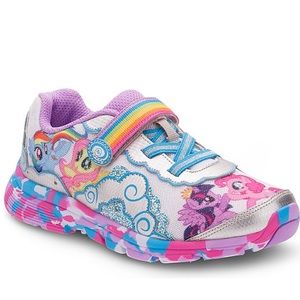 NWOT Toddler shoes Sz: 7.5M