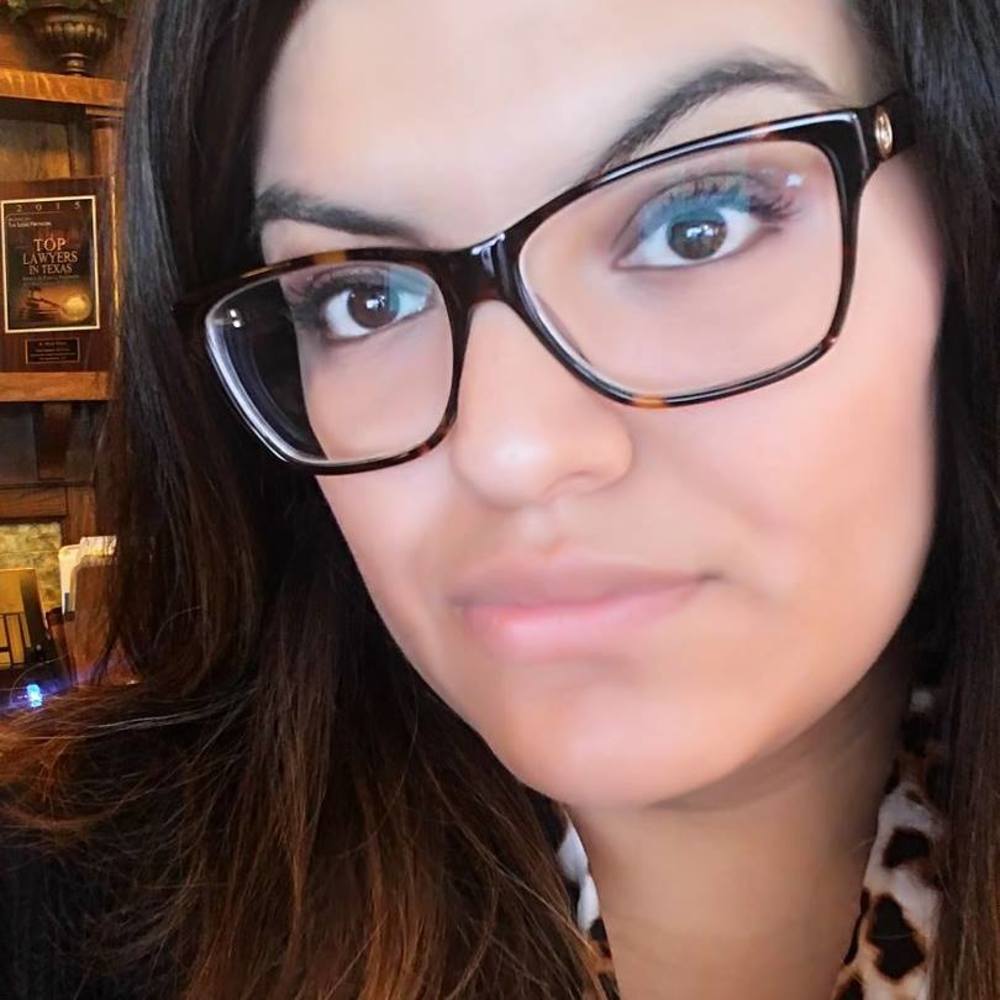 Meet your Posher, Esmy