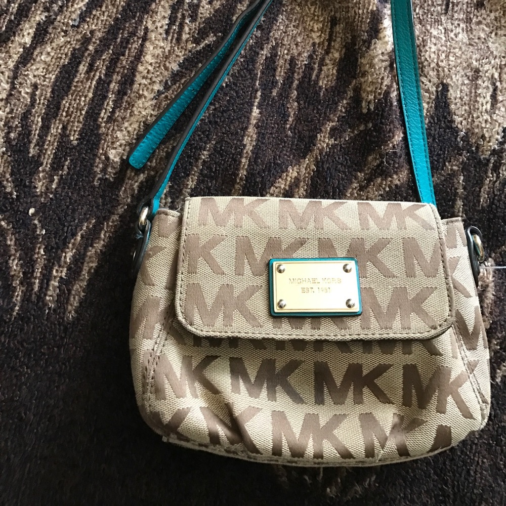 MK Cross body