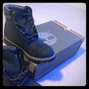 Never Worn L/E Timberland Navy/Plaid