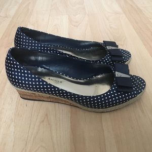Polka dot wedge