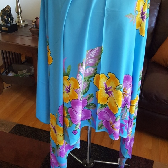 Sarong - Picture 3 of 4