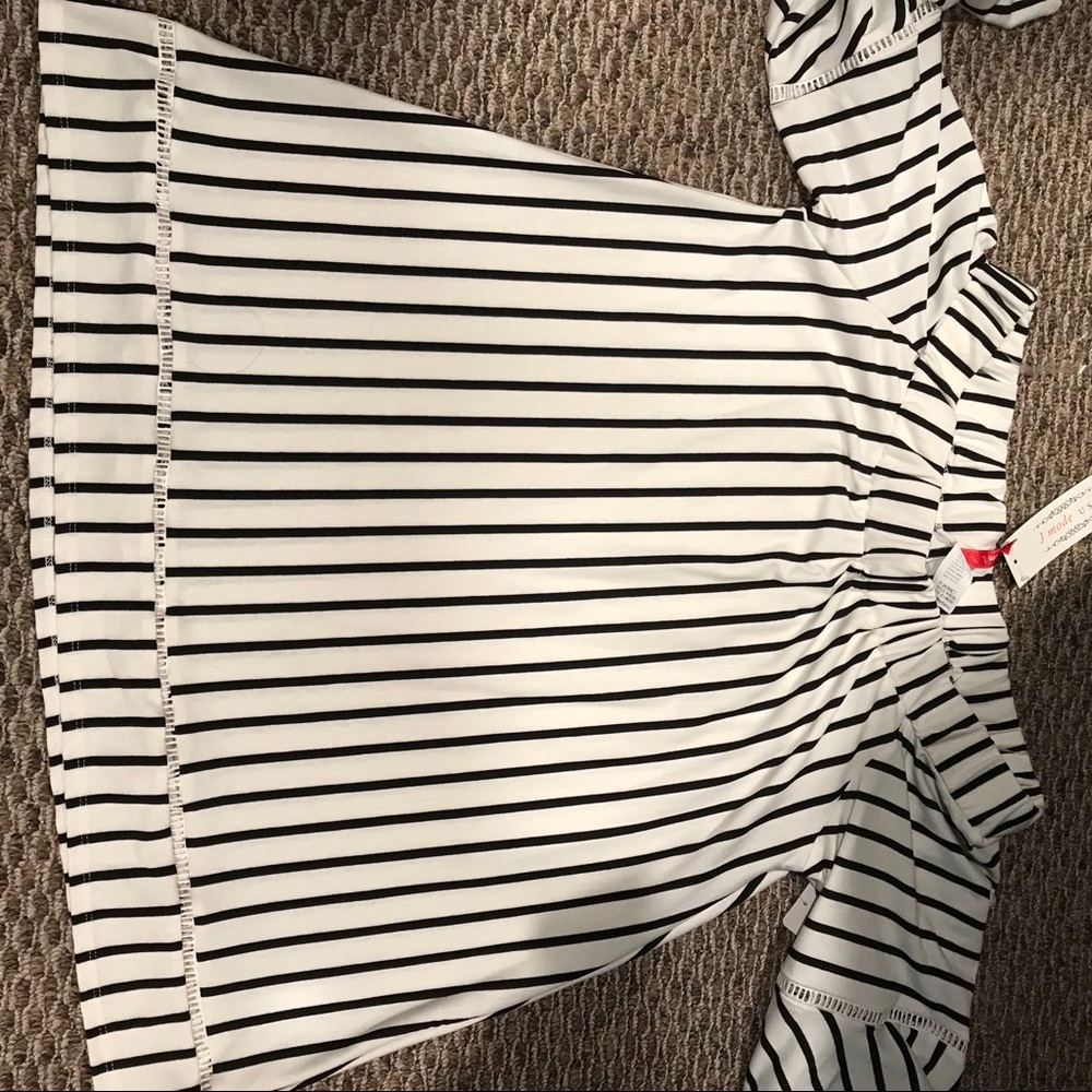 Patty Relaxed Fit Top - Picture 4 of 6