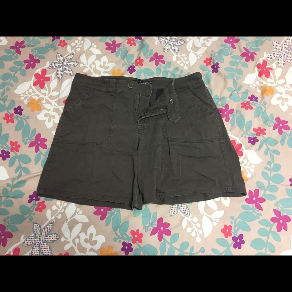 Venezia brown shorts