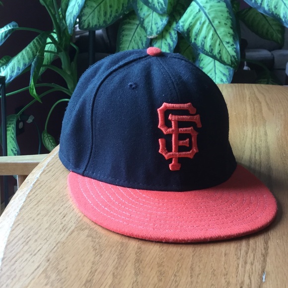 San Francisco Giants New Era Fitted Hat 7 1/8 - Picture 1 of 4