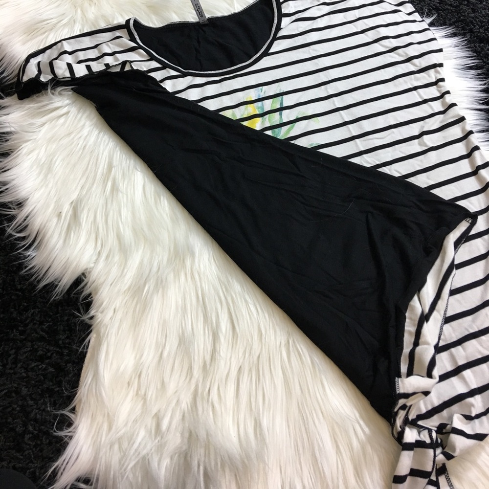 Pineapple & Stripes Tie Front T-shirt Size Large - Picture 4 of 4