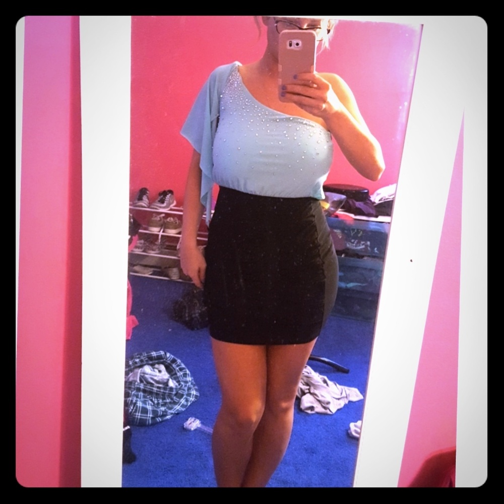 One shoulder dress