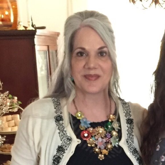 Meet your Posher, Maria - Picture 2 of 5