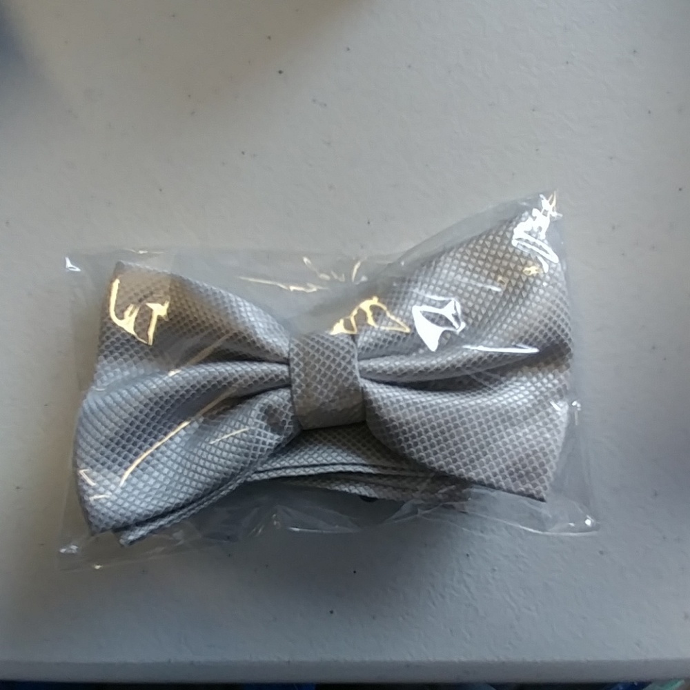 Formal custom bow tie