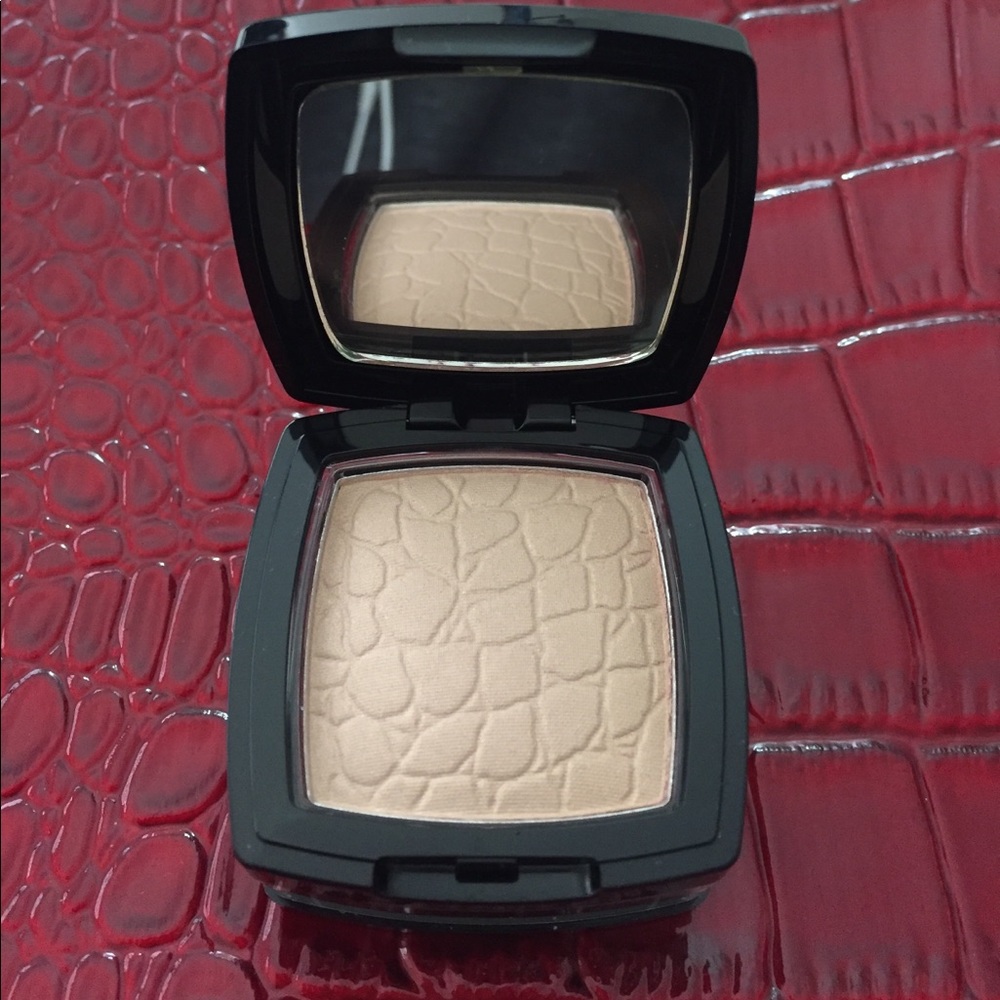 ❌SOLD❌Elizabeth Arden Shimmer Powder "Nude"