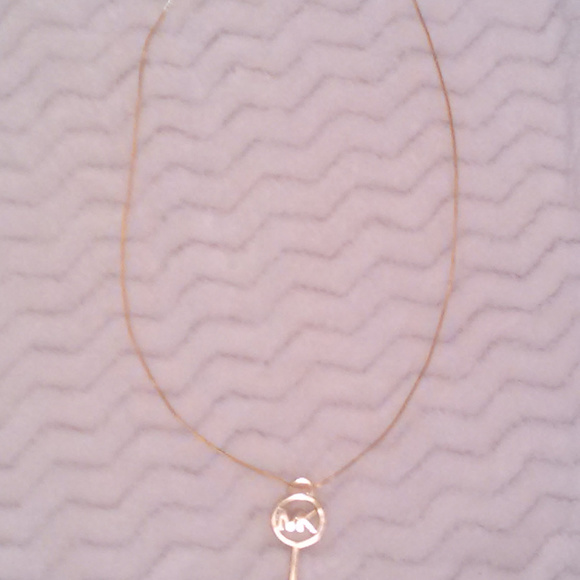 NEW! MK Gold Key Necklace - Picture 2 of 3