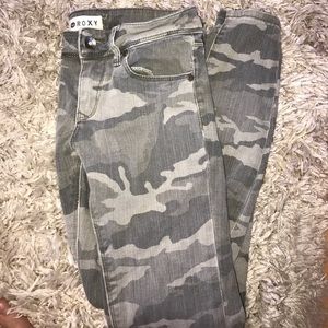 roxy camouflage pants!