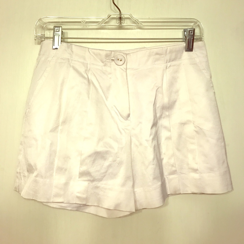 NWOT white Trina Turk shorts size 2