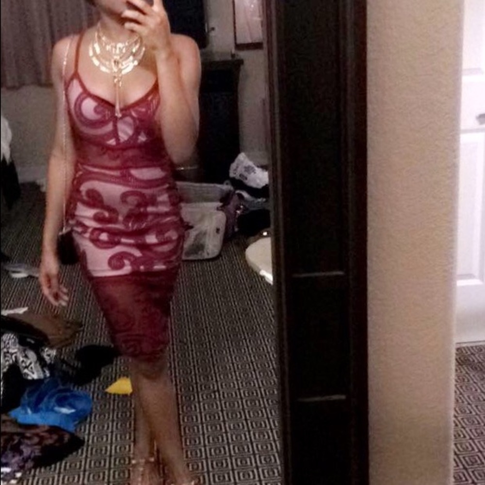 Lace midi maroon Dress