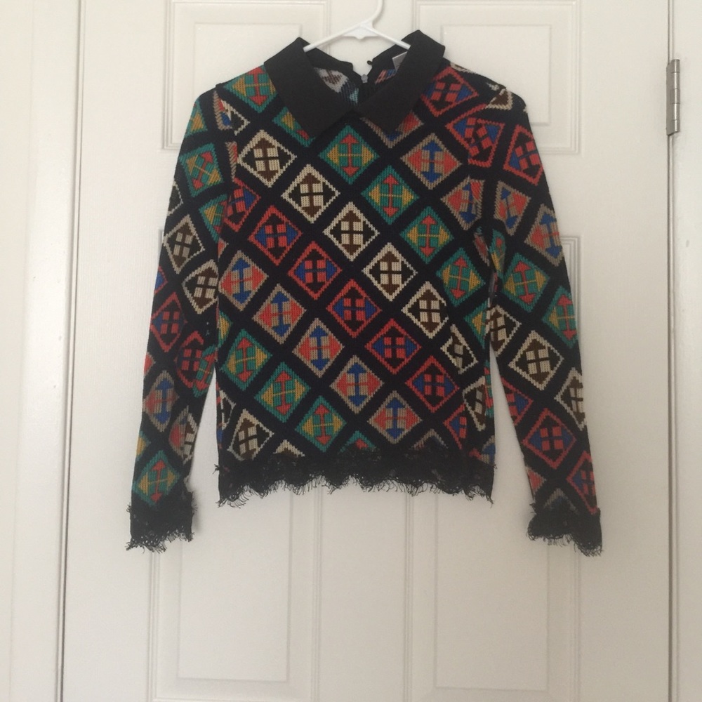 Stylish top with bohemian style and lace bottom