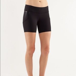 NWT Lululemon Run: Dart and Dash Short