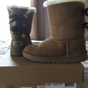 Girls size 2 Uggs