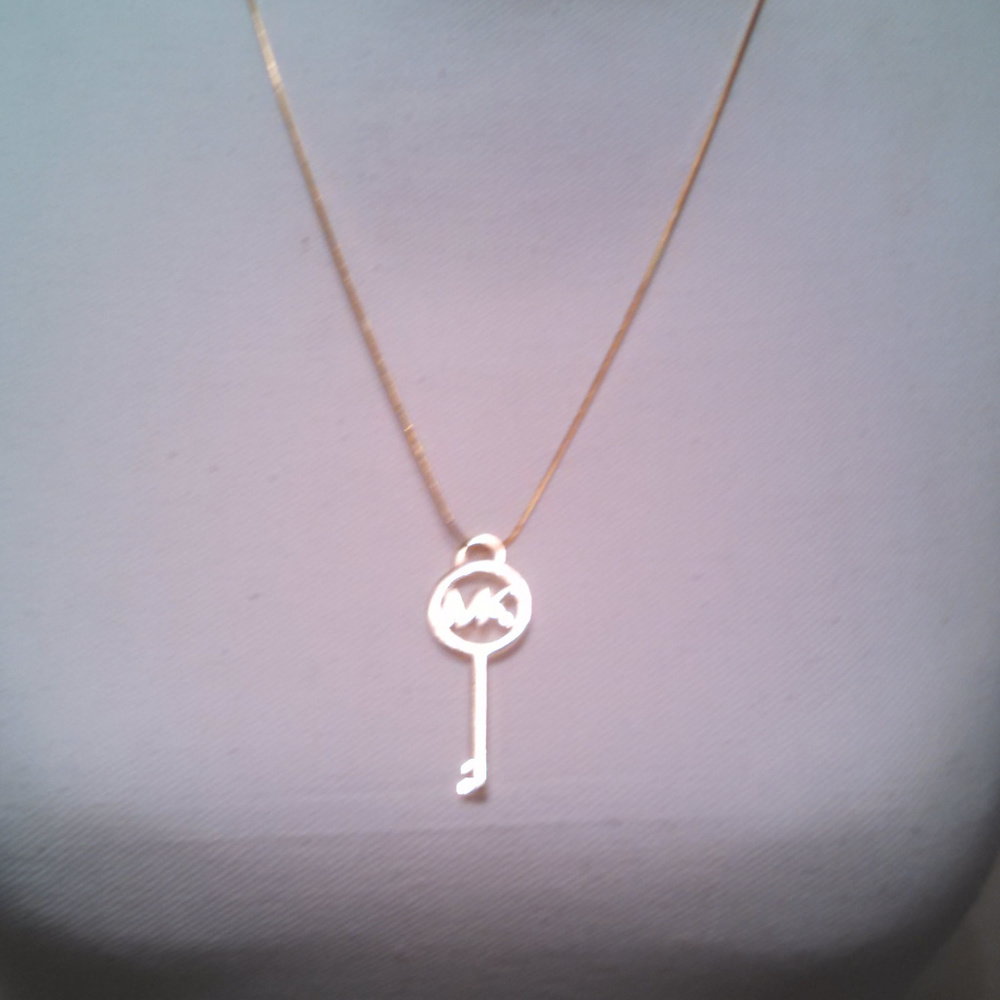 NEW MK Gold Key Necklace - Picture 3 of 3