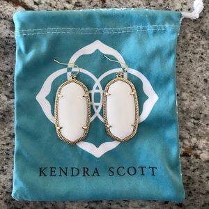 Kendra Scott Danielle Gold Earrings in White Pearl