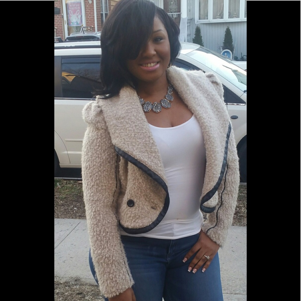 Meet your Posher, Dominique