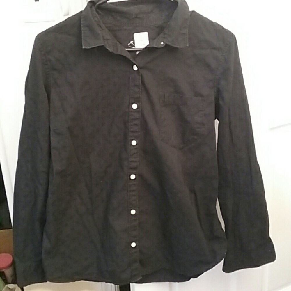 🌻BOGO ITEM🌻 Black Gap button up