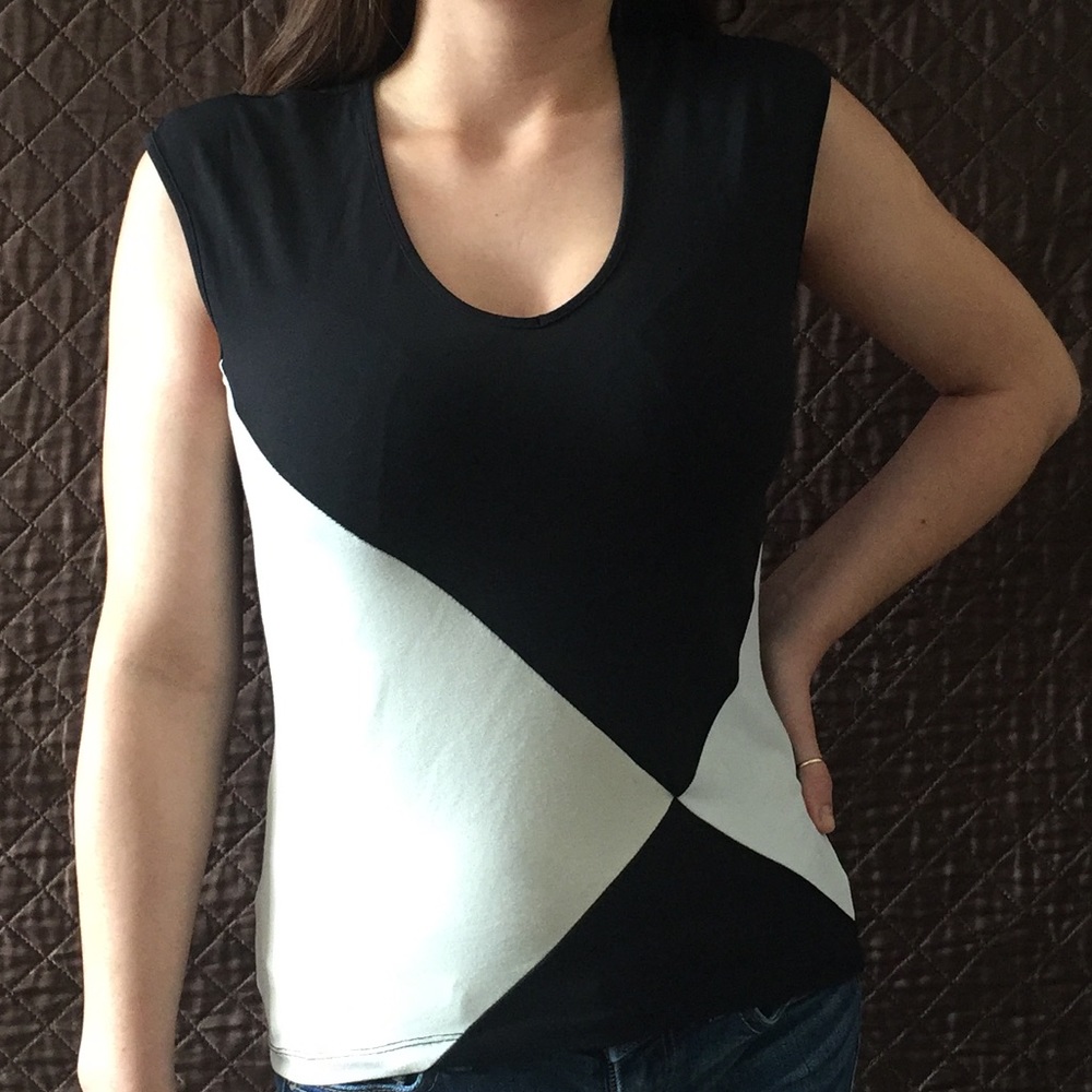 💥4/$20💥 The Limited Geometric cream and black M