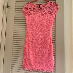 Lace bodycon dress from H&M in Paris