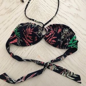 Halter bikini top