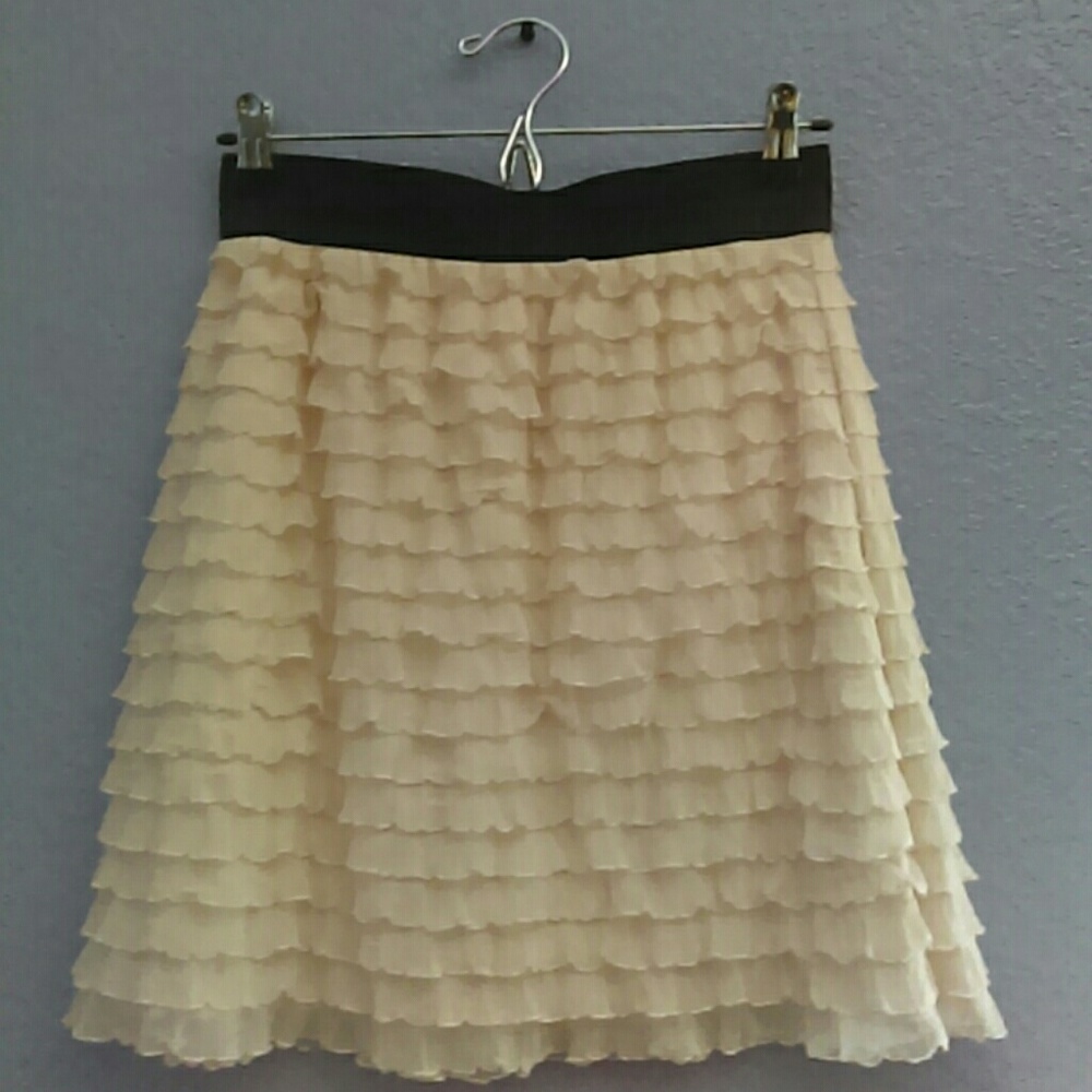 Frilly light pink skirt