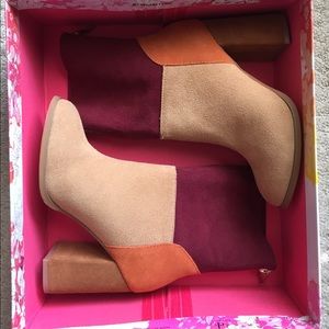 Chinese Laundry Suede Camel Mulit
