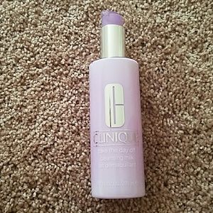 Clinique take the day off cleansing milk