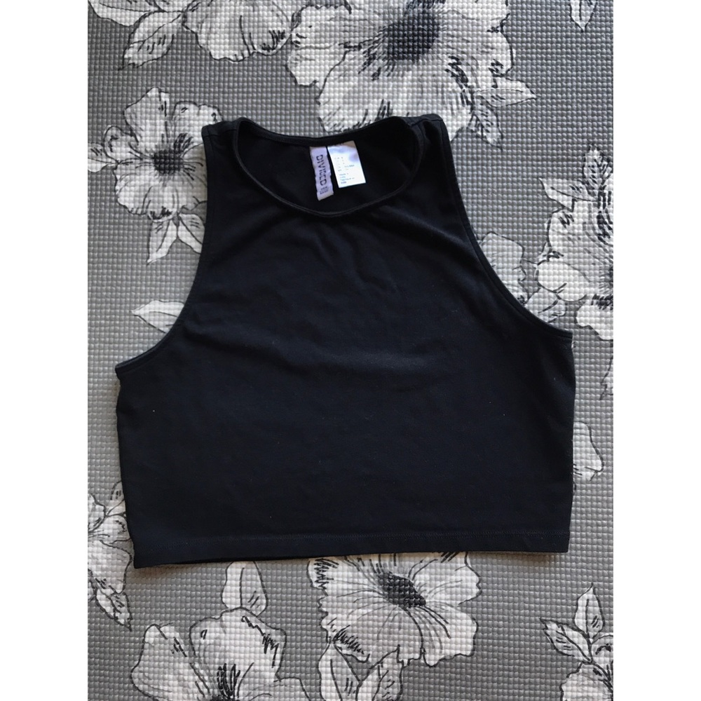 H&M black crop top