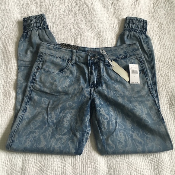 NWT Swirl Print Hip Hop Jogger - Picture 1 of 5
