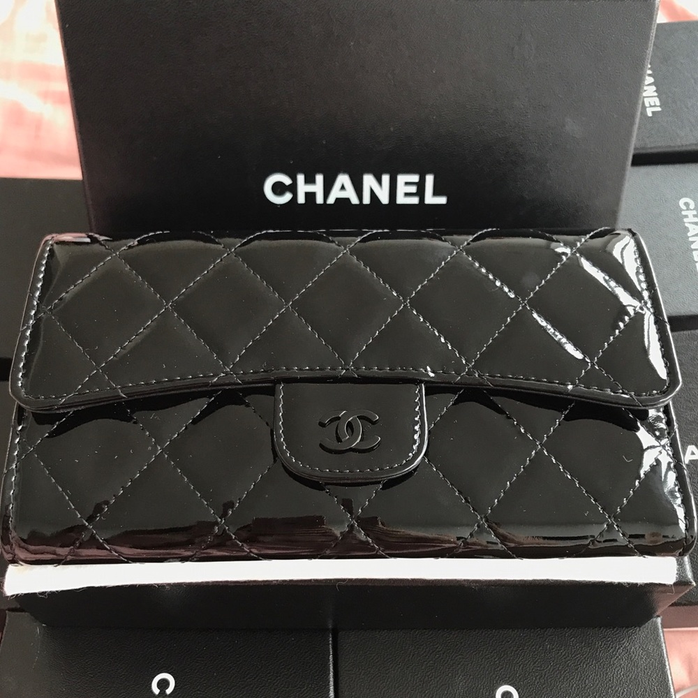 CHANEL Black Patent Leather Leather Wallet
