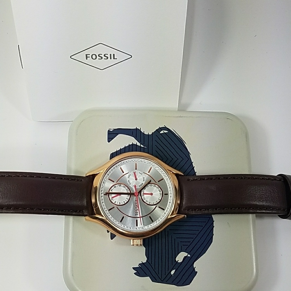 FOSSIL WATCH - Picture 6 of 7