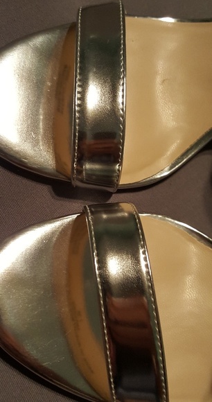 Sandles - Picture 3 of 4