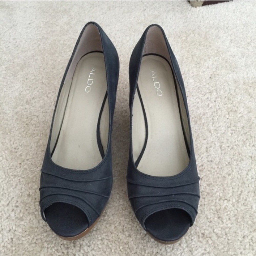 Aldo Black Wedges in perfect condition - Size 38