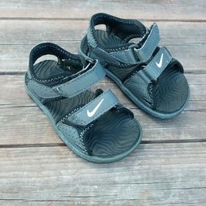 Toddler Boy's Black Nike Sandals