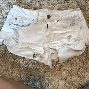 american eagle white shorts!