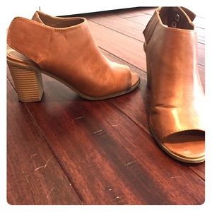 Camel, open toed heals