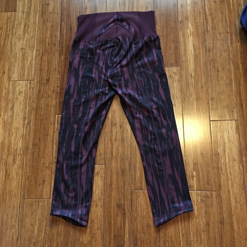 maroon / black Lululemon leggings