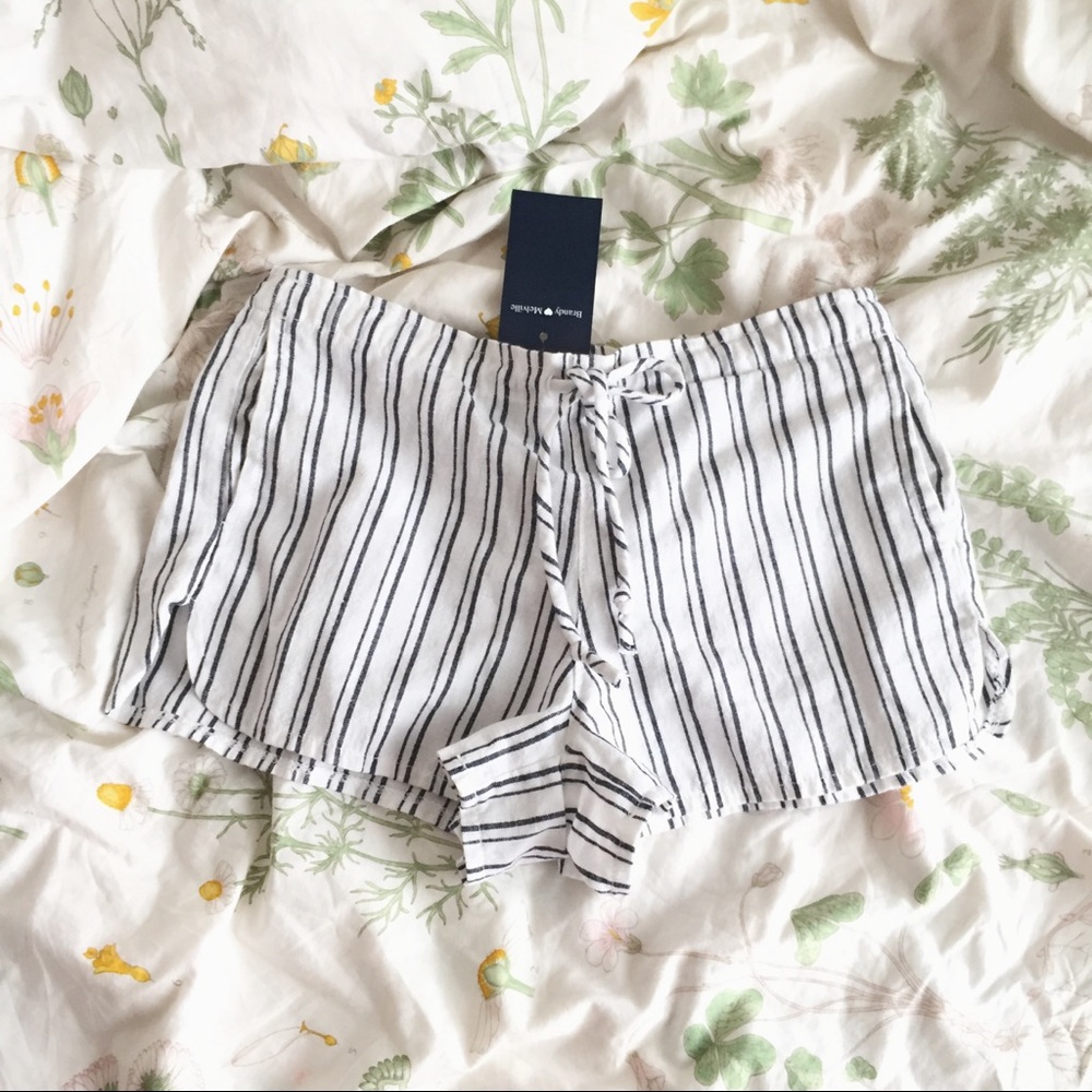 ✨sold✨BRANDY MELVILLE SUMMER SHORTS