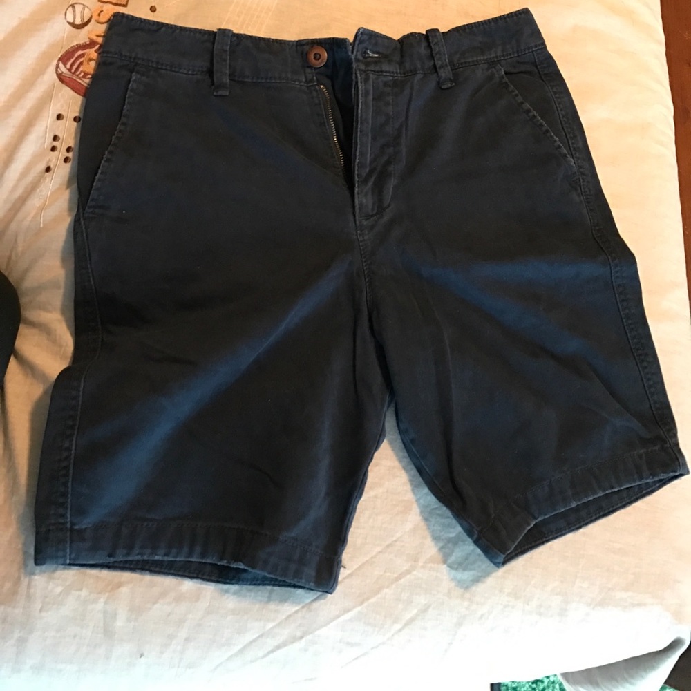 Holister navy cargo like shorts in GUC