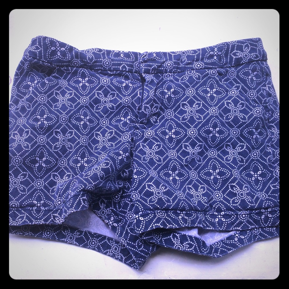 Patterned girls blue shorts