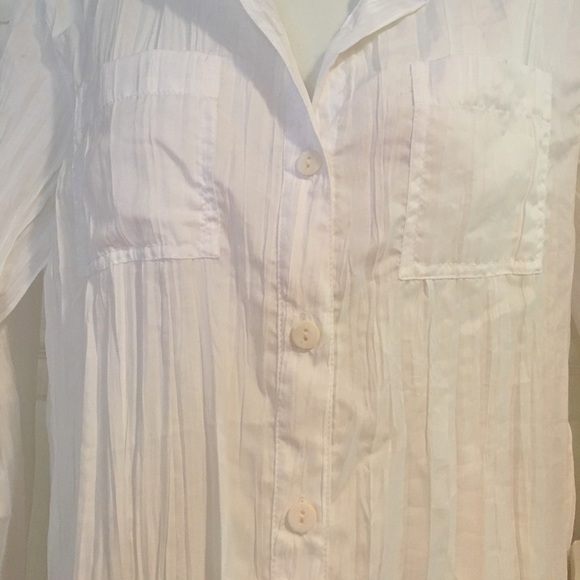 NWT Chicos white button down top - Picture 2 of 6